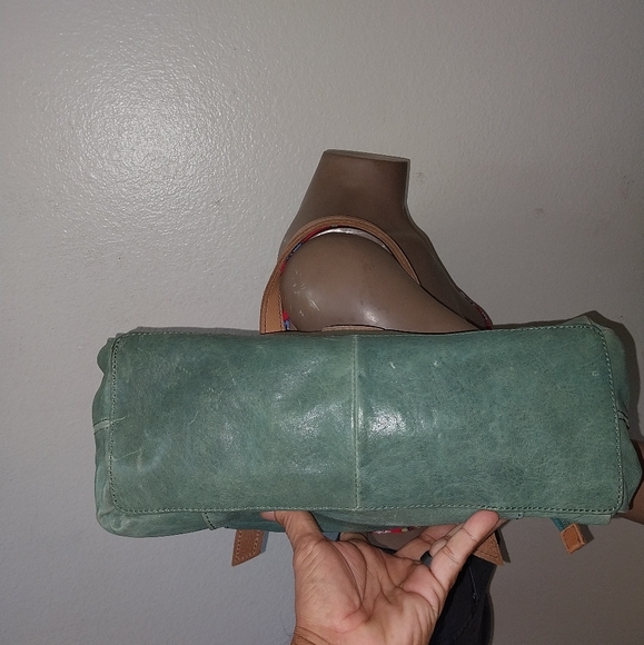FOSSIL OLIVE GREEN LEATHER BAG# 4652. EUC - Picture 8 of 16